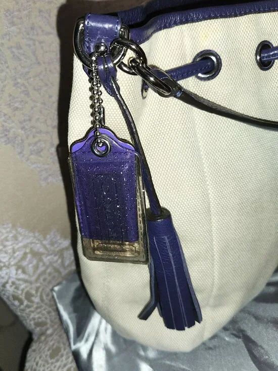 Coach - Picture 7 of 15